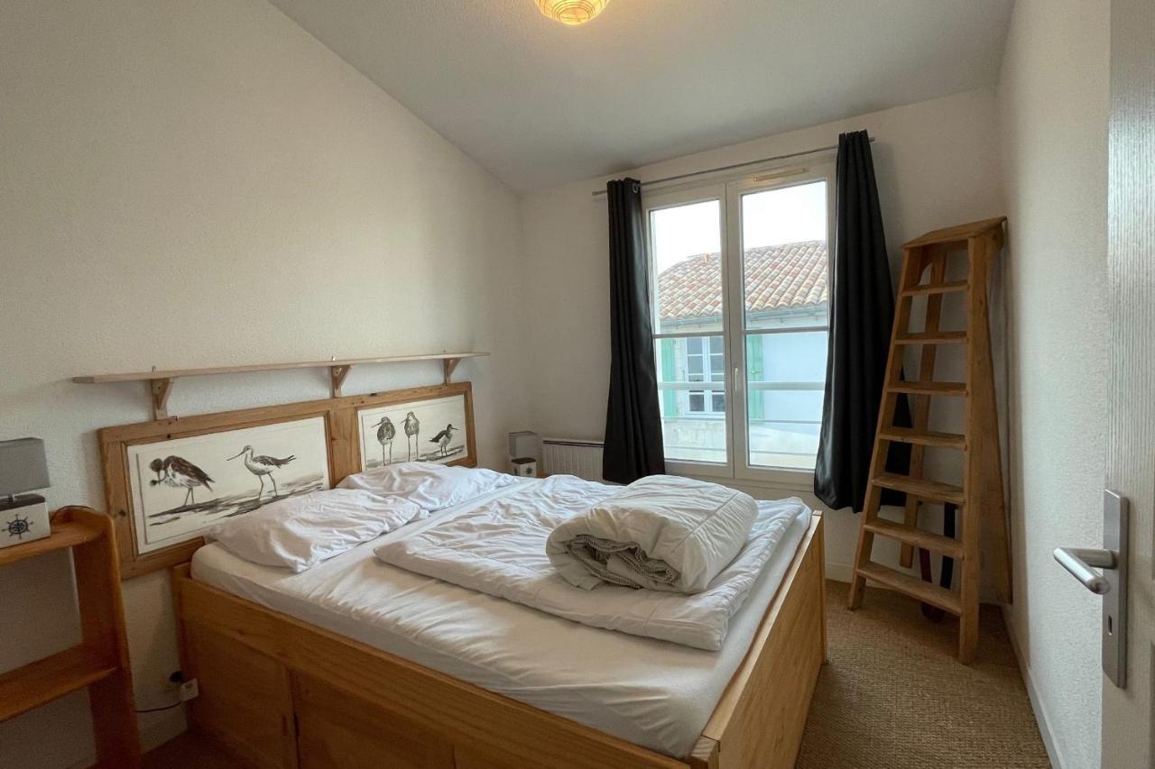Very Bright Nest With Terrace In The Village La Flotte Exteriör bild