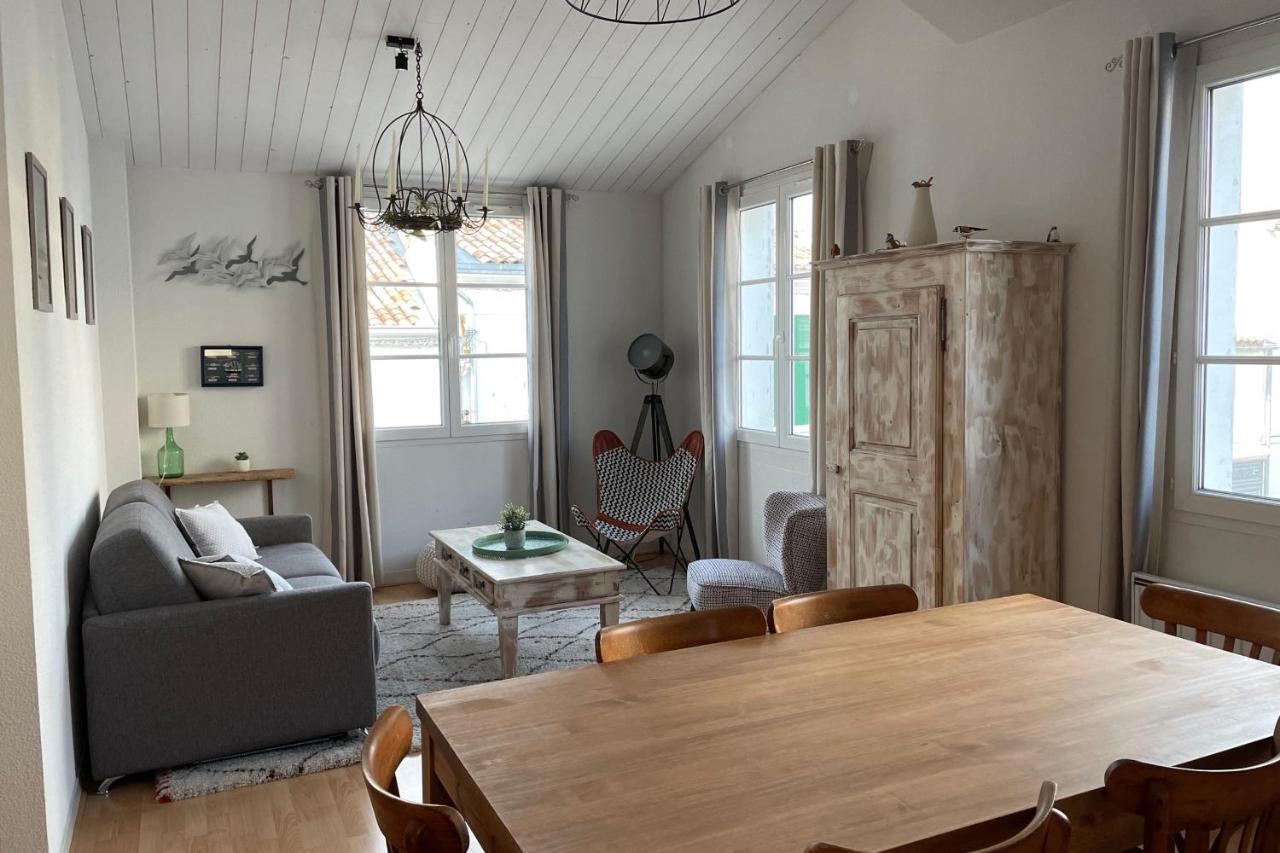 Very Bright Nest With Terrace In The Village La Flotte Exteriör bild