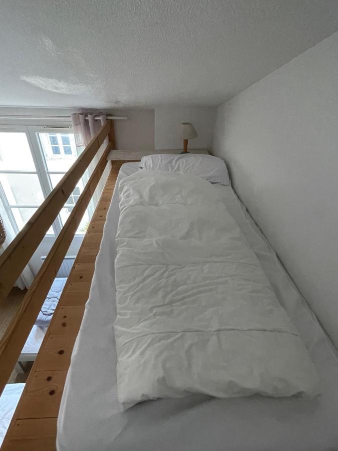 Very Bright Nest With Terrace In The Village La Flotte Exteriör bild