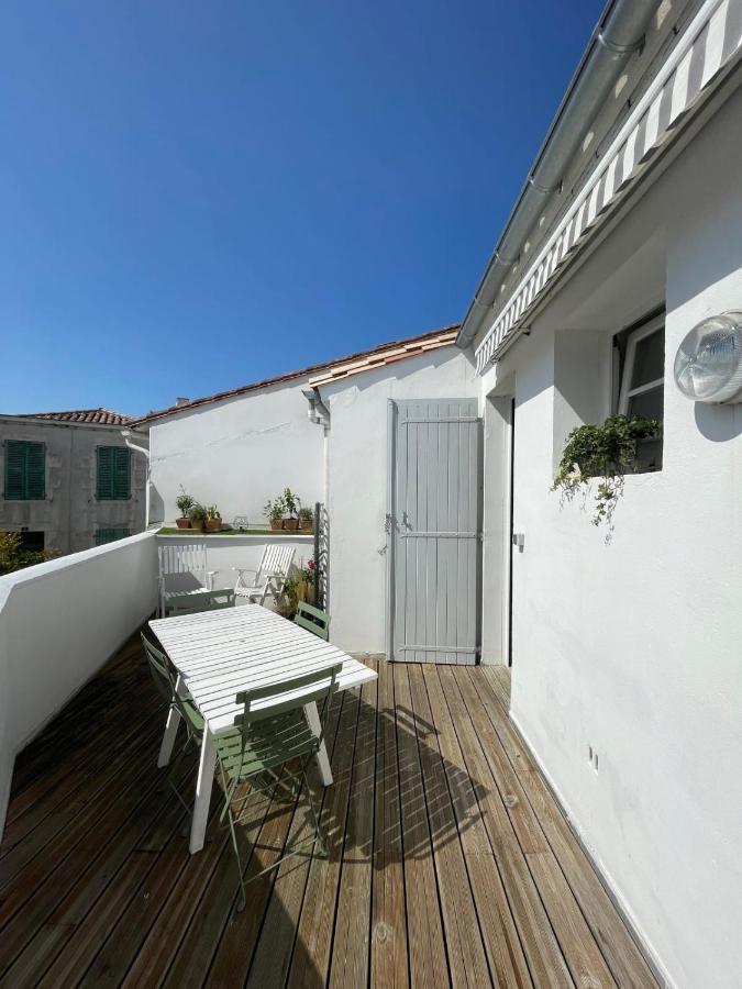 Very Bright Nest With Terrace In The Village La Flotte Exteriör bild